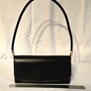 Elegant Black Leather Shoulder Bag